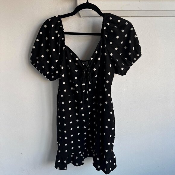 Petite size: Dorothy Perkins Black and White Polkadot Ruched Front Puff Sleeve - Picture 1 of 3